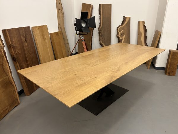 Esstisch Eiche, Tischbeine Mittelfußgestell